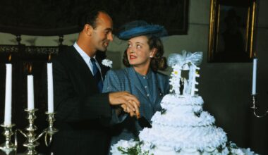 La boda de Bette Davis y William Grant: cuando la actriz dio el ‘sí, quiero’ a su tercer marido, padre de su primera y polémica hija, vestida de azul