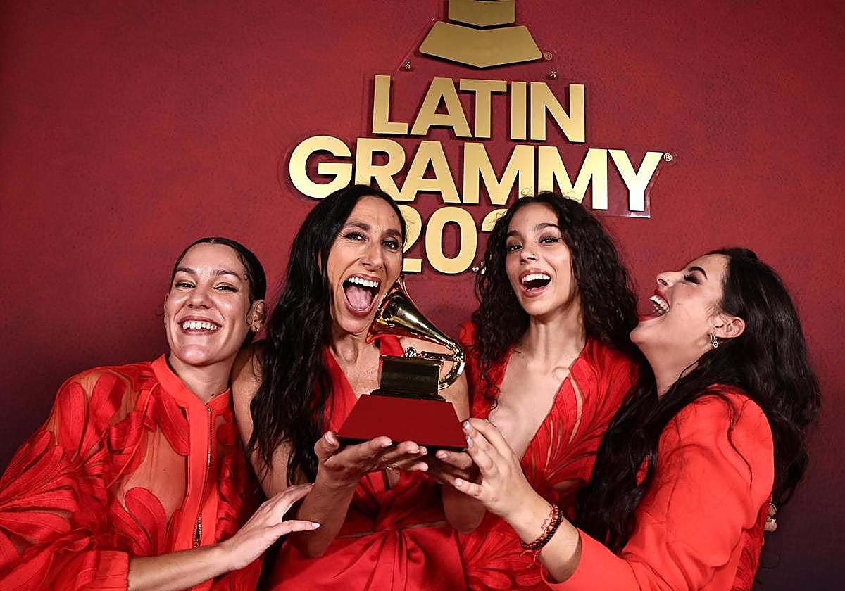 De pasear por León con su abuelo a ganar un Latin Grammy: «No nos lo podíamos creer»