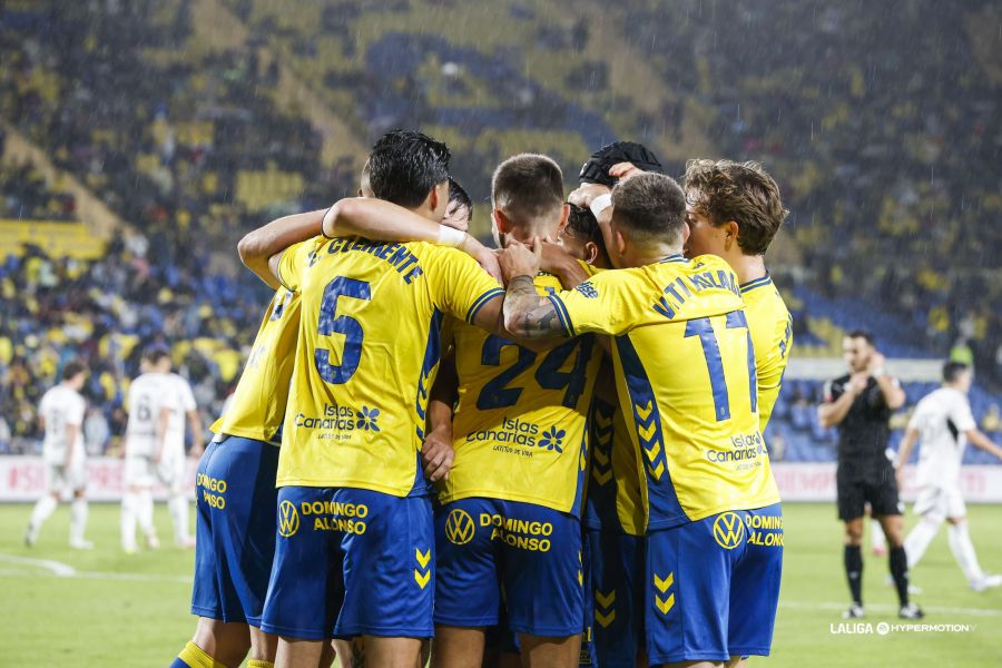 CRÓNICA | La Unión Deportiva sonríe en el manicomio (2-1)