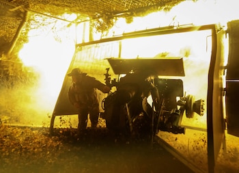 FOTO DE ARCHIVO: Un artillero