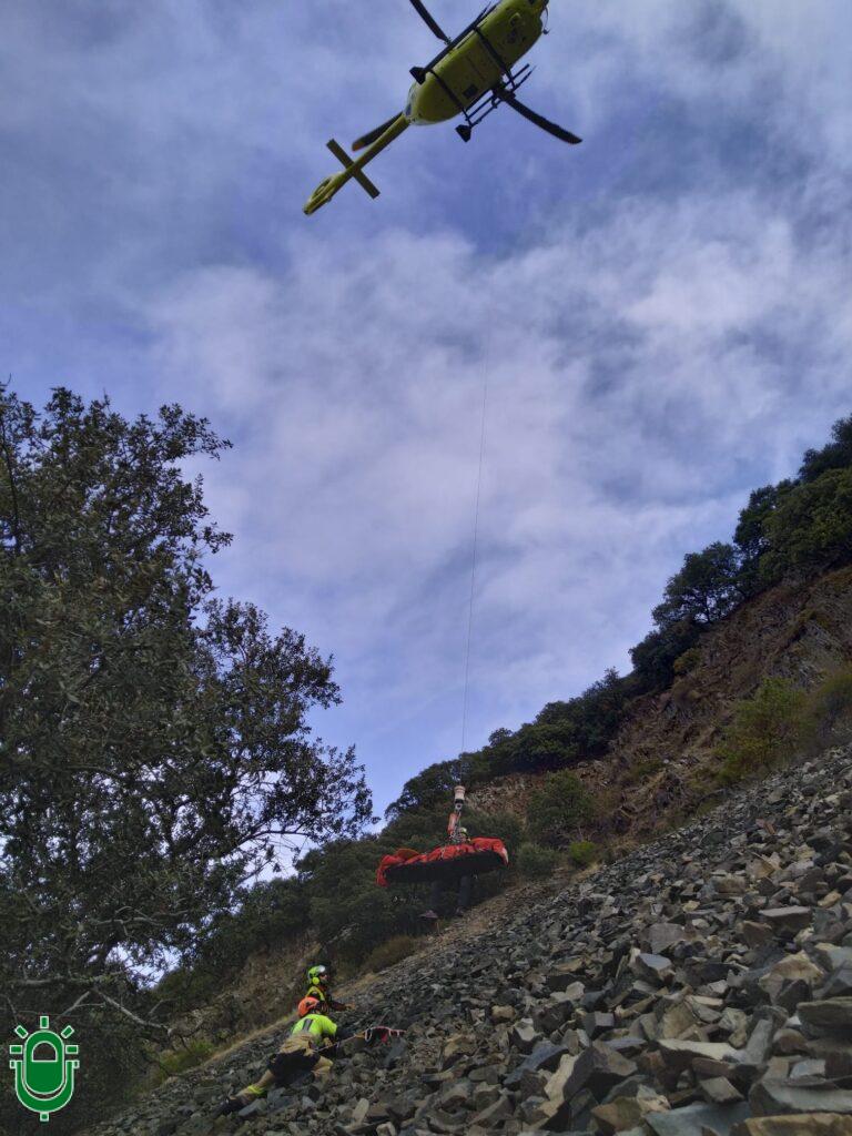 Helicóptero. Rescate corredor muerto en el Pajariel. 2 noviembre 2025