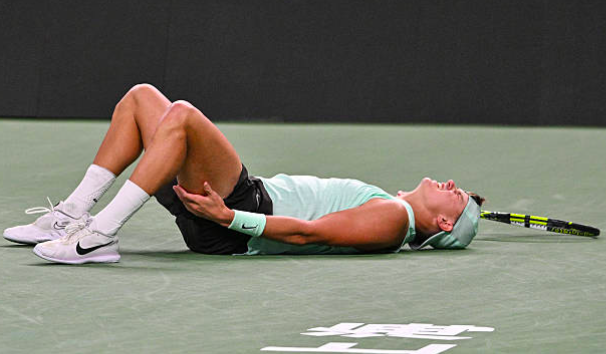 Holger Rune durante su lesión en Estocolmo. Fuente: Getty