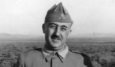 Así fue la víspera del 20-N, el día que cambió España: "En el periódico había otras informaciones" | Historia