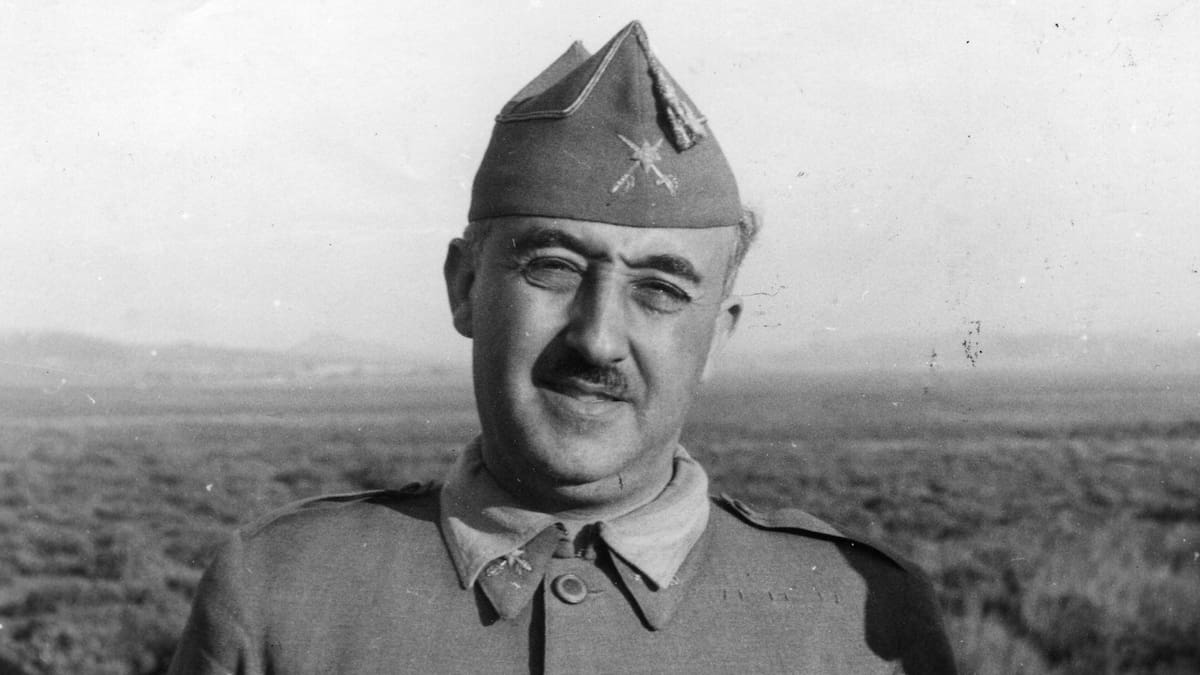 Así fue la víspera del 20-N, el día que cambió España: "En el periódico había otras informaciones" | Historia