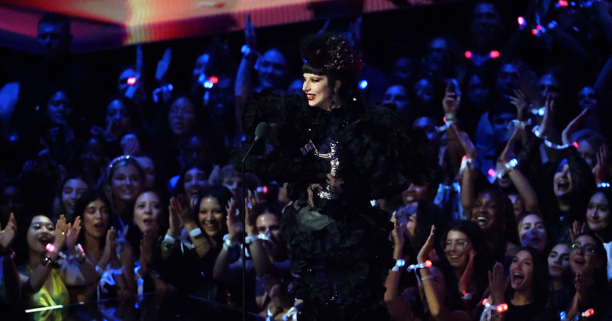 Lady Gaga se consolida como referente del glamour: sus looks más impactantes