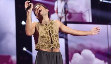 Del porche de su abuela en Albacete al plató de Operación Triunfo: el viaje musical de Carlos de los Reyes