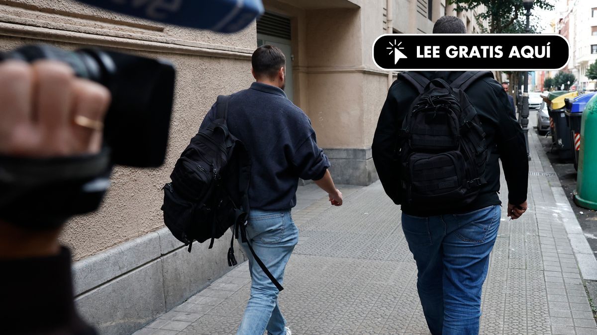 La UCO se lleva cuatro mochilas de la sede de Acciona en Bilbao tras el registro