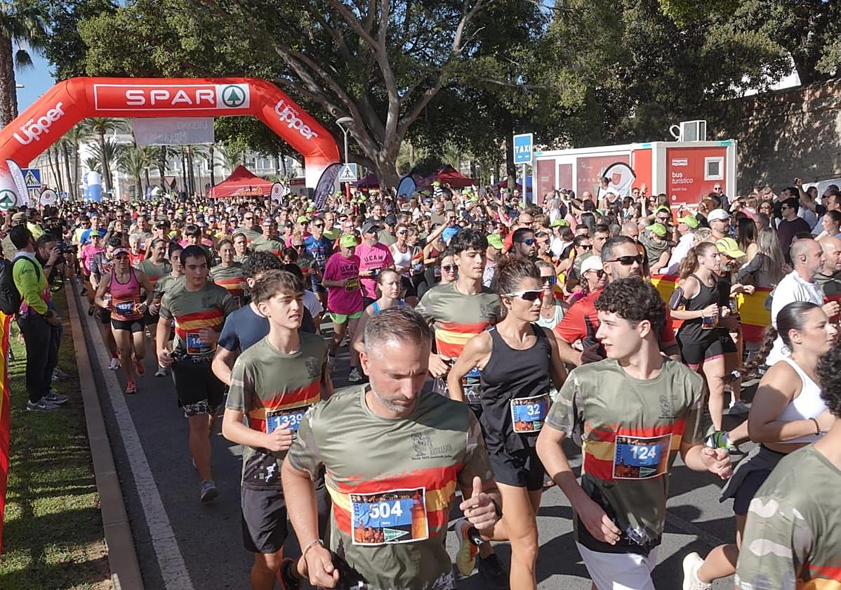 Antonio Martínez y Mercedes Velasco dejan en Cartagena el Cross de la Artillería