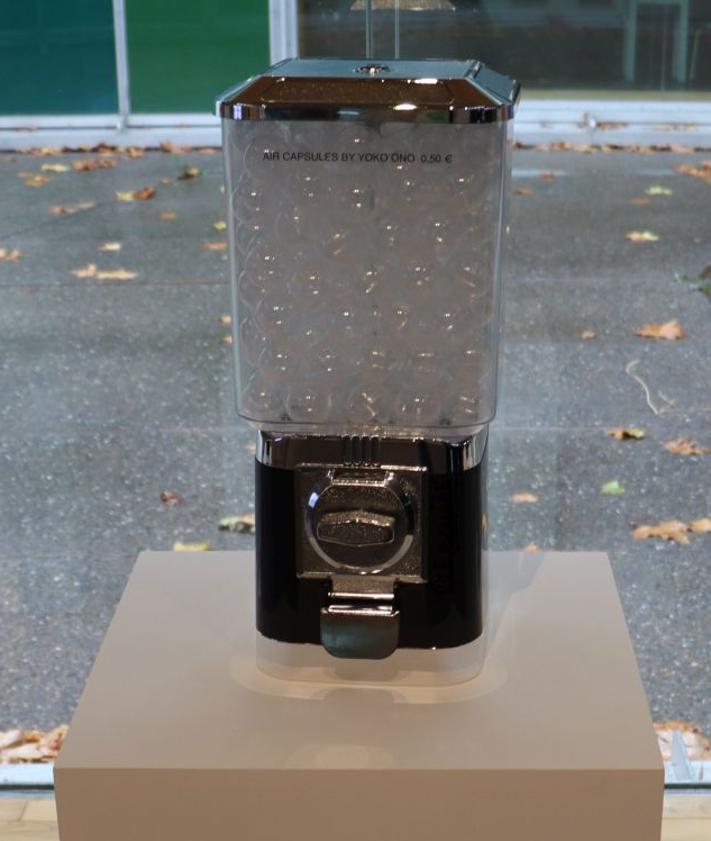 Imagen secundaria 2 - León se rinde a Yoko Ono: cautiva al Musac con su exposición más ambiciosa en la que invita a imaginar