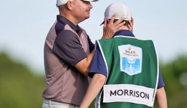 James Morrison celebra el triunfo junto a su hijo Finley