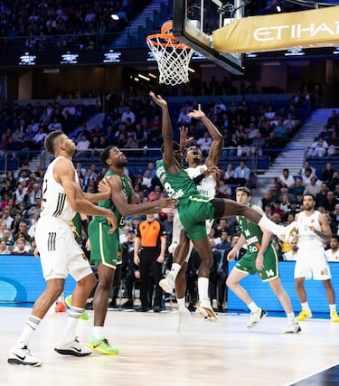 El Madrid sobrevive a Francisco en un final demencial