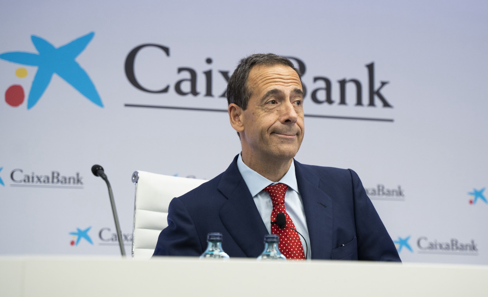 Los inversores analizan con lupa el plan estratégico de Caixabank