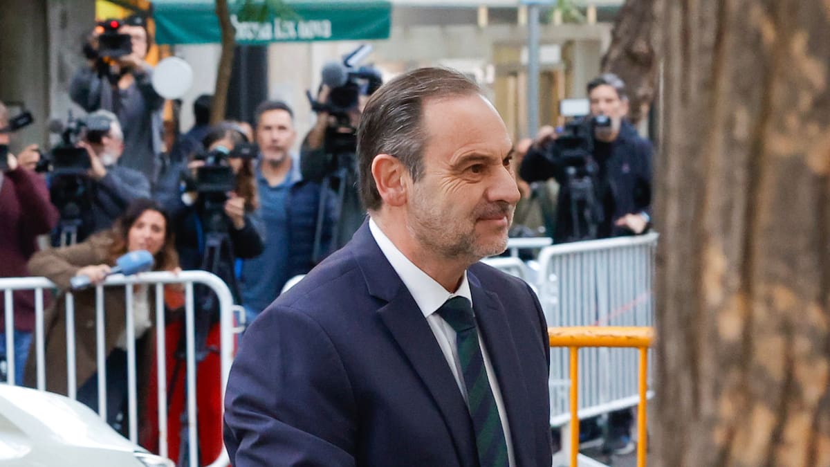 Ábalos cambia de estrategia y carga contra el Gobierno horas antes de que el juez decida si lo mete en prisión | Política