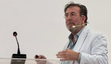 Carlos Egea, especialista en neumología: “La melatonina no es beber agua, no es tomarse un jugo de una planta”