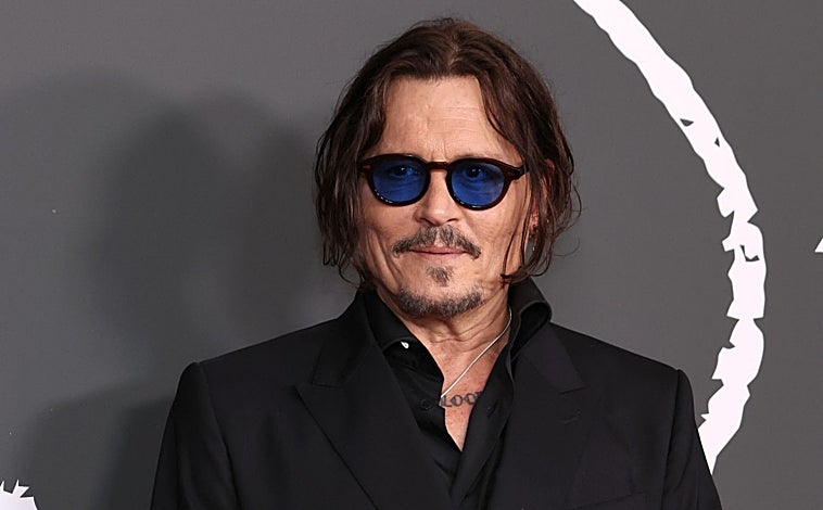 Imagen principal - Johnny Depp con el estilo Van Dyke, una perilla con bigote separado; Timothée Chalamet lleva el piramidal, y Brad Pitt, el bigote lápiz. 