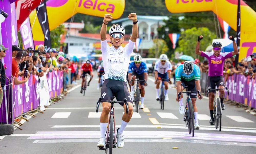Joseph Ramírez gana la segunda etapa de la Vuelta a Chiriquí 2025 y Pablo Mudarra sigue líder – Revista Mundo Ciclístico