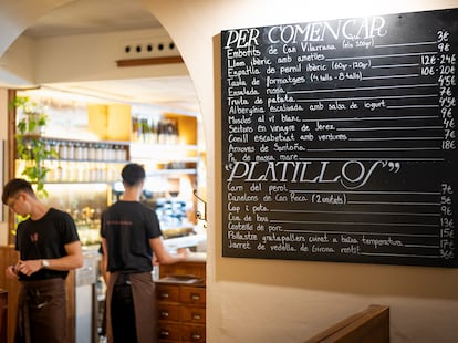 Interior del Bar Vii, de los hermanos Roca en Girona