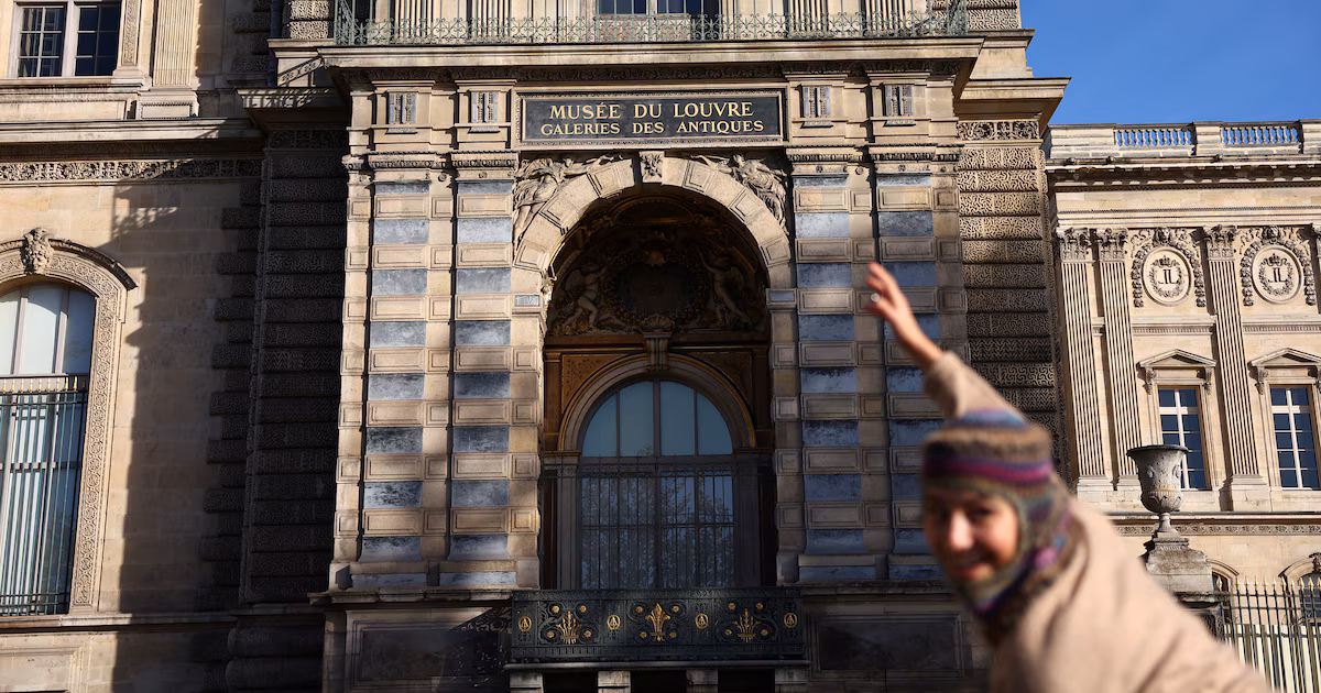 Un informe de 2018 advirtió del riesgo de acceso al balcón del Louvre por donde entraron los ladrones