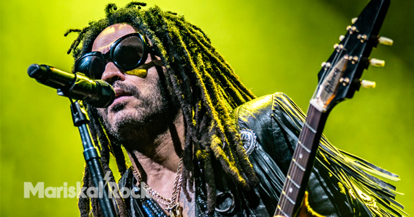 Una fan enloquecida le arranca cuatro rastas a Lenny Kravitz en pleno concierto (vídeo) - MariskalRock.com