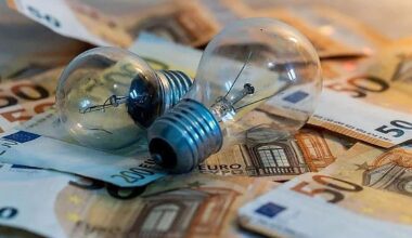 El precio de la luz se desinfla este sábado con seis tramos por debajo de los 3 euros/MWh: las horas más baratas para usar los electrodomésticos