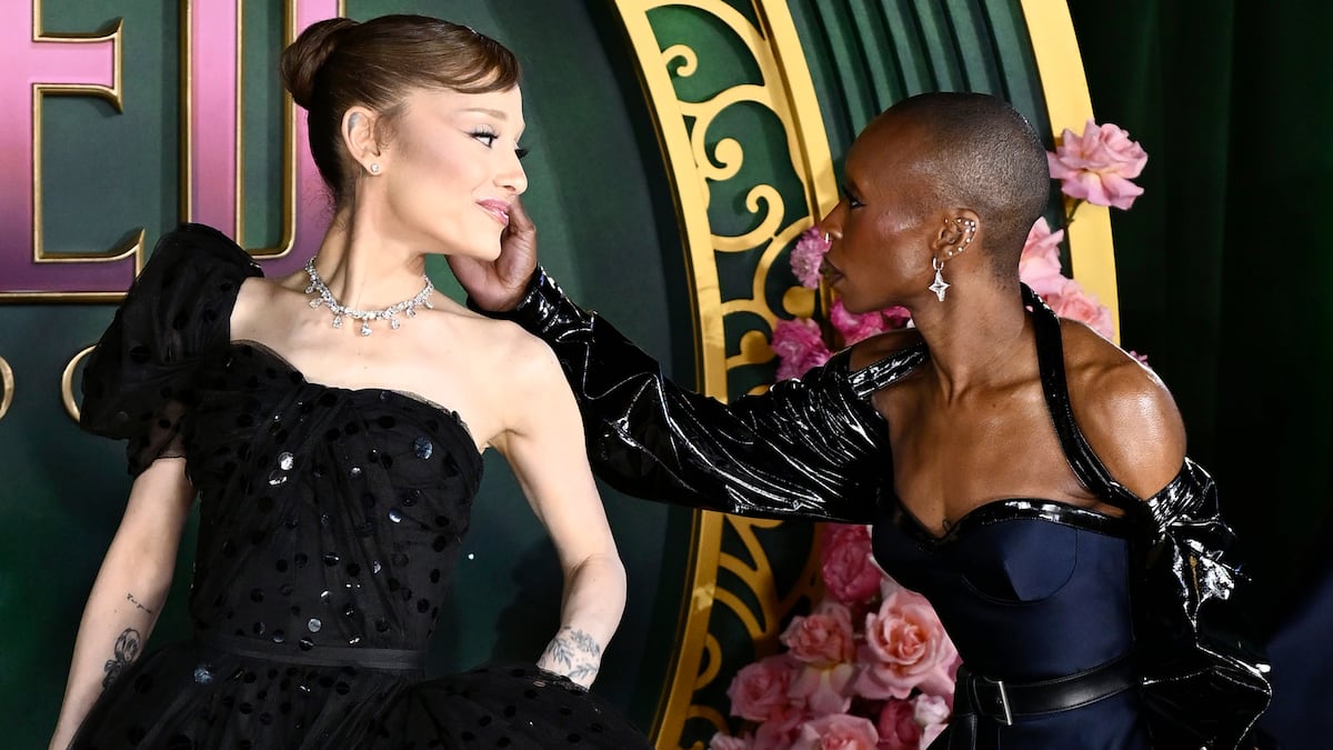 Por qué Ariana Grande y Cynthia Erivo están siempre agarrándose cariñosamente durante la promoción de ‘Wicked’ | Gente