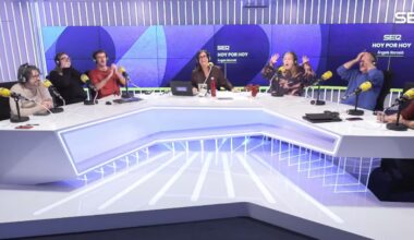 Àngels Barceló reacciona en directo al villancico de Leticia Sabater: "Hasta aquí podemos leer" | Hoy por Hoy