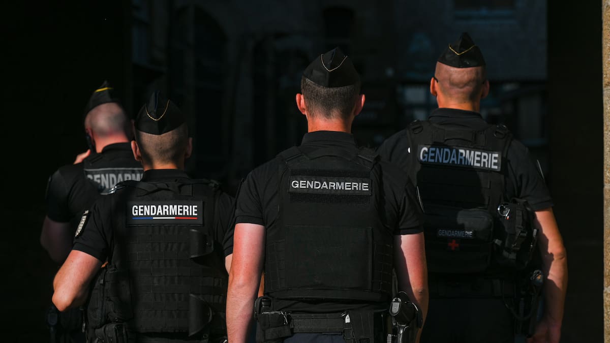 Detenido un hombre tras atropellar deliberadamente a varias personas en la Isla de Oleron, frente a la costa oeste francesa | Internacional