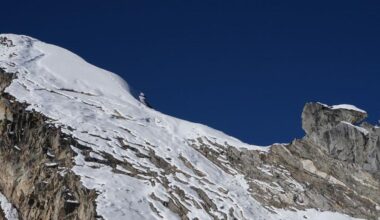 Al menos siete muertos por una avalancha sobre un grupo de alpinistas en Nepal