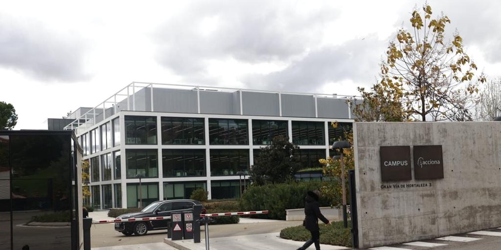 La UCO registra distintas sedes de Acciona por una línea de investigación que afecta a Santos Cerdán