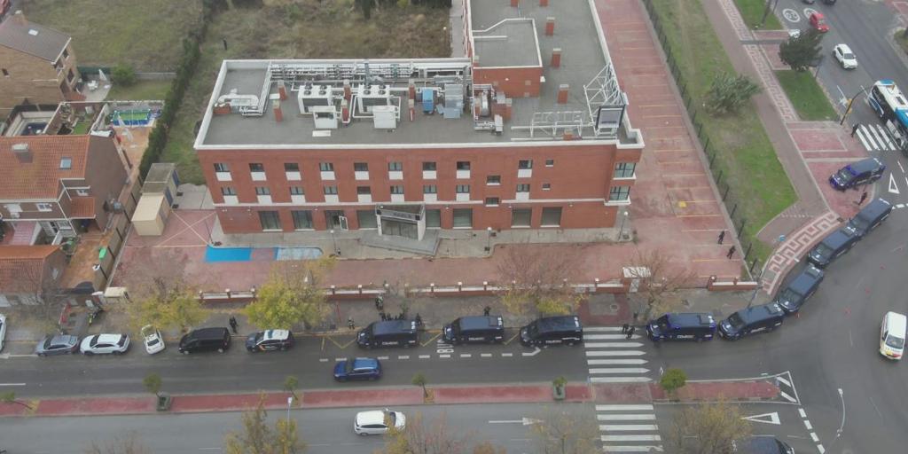 La Policía desaloja el antiguo hotel NH de Parla tras ser okupado por 60 personas