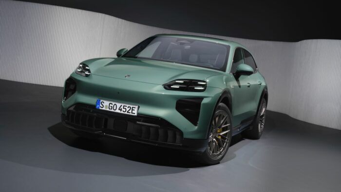 Porsche Cayenne Electric Turbo 2026 8 700x394