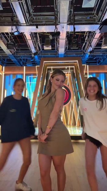 Lola y Francesca se divierten