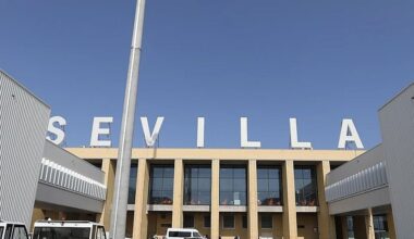 Cierran el aeropuerto de Sevilla durante una hora y media por el aterrizaje de emergencia de un vuelo con destino a Marrakech
