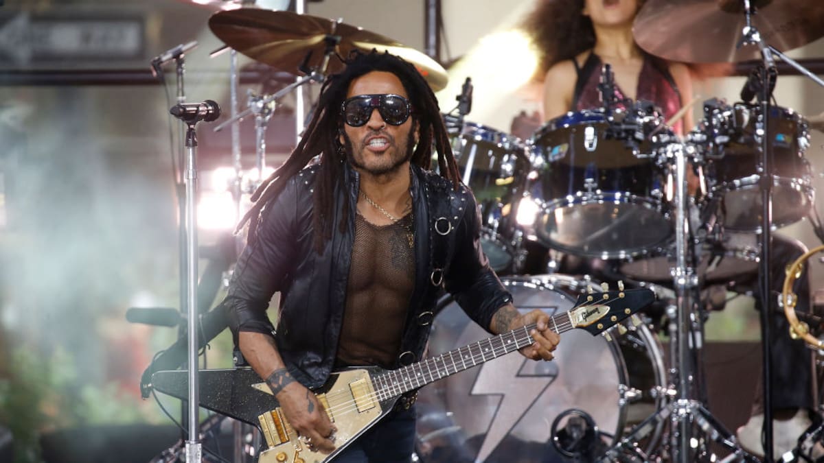 Una fan se abalanza sobre Lenny Kravitz y le arranca cuatro rastas: "¿Sabes lo fuerte que tienes que tirar para conseguirlo?" | Música