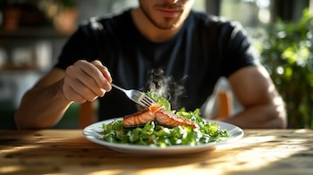 Alimentos como nueces, pescados azules,