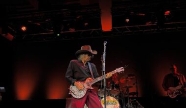 The Waterboys firman un concierto memorable en el Auditorio Roig Arena
