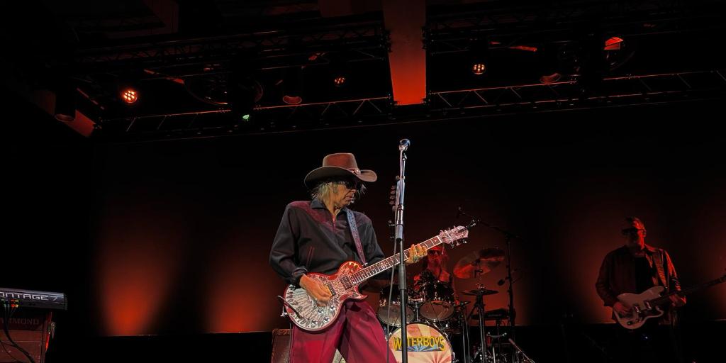 The Waterboys firman un concierto memorable en el Auditorio Roig Arena