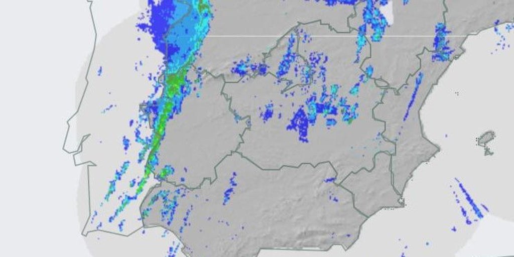 la tormenta prevista para el mediodía en Sevilla se desplaza al norte