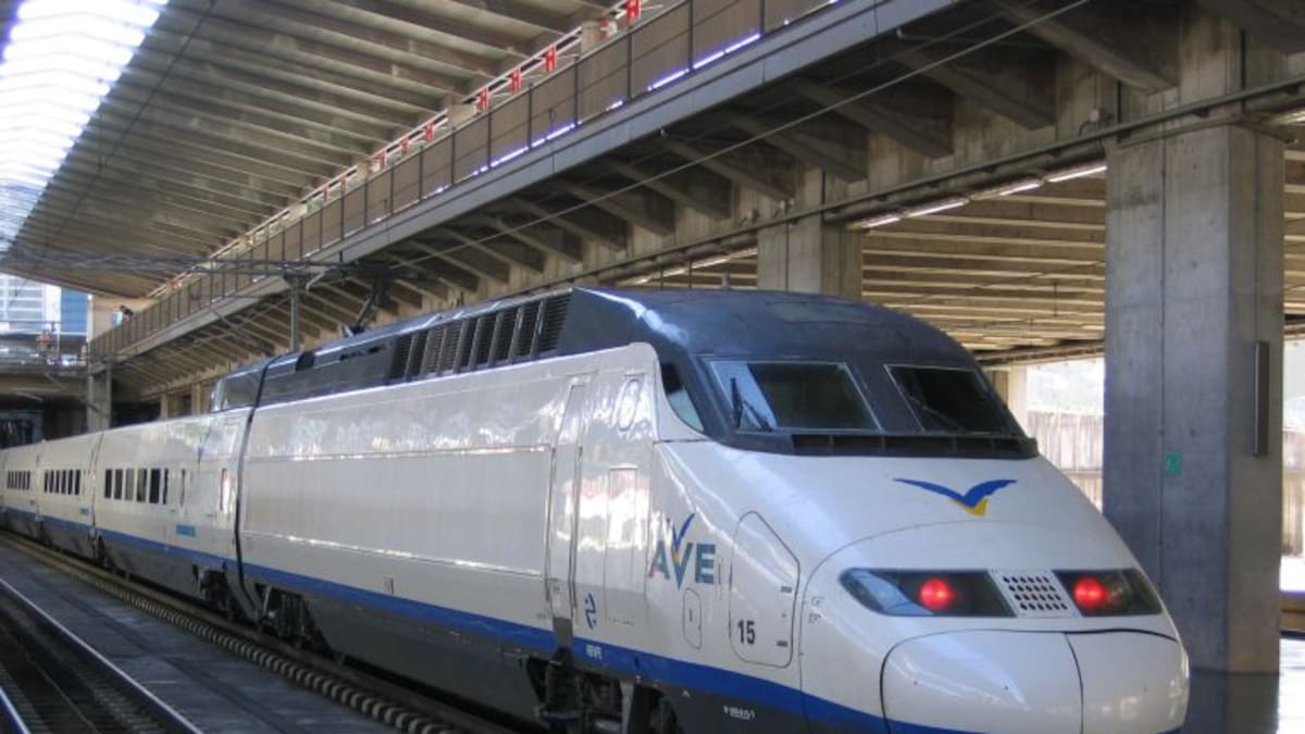 El AVE Madrid-Barcelona circulará a 350 kilómetros por hora: el trayecto durará menos de dos horas | Economía y negocios
