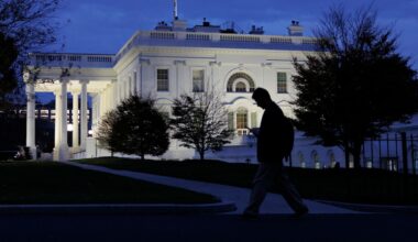 El FBI dice ahora que los dos soldados de la Guardia Nacional tiroteados cerca de la Casa Blanca están en estado crítico | Internacional