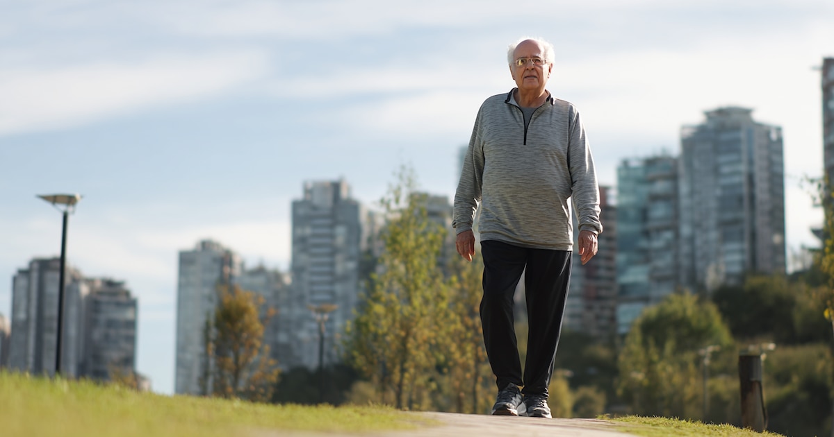 El ejercicio que recomienda Harvard para reducir el riesgo de demencia y Alzheimer