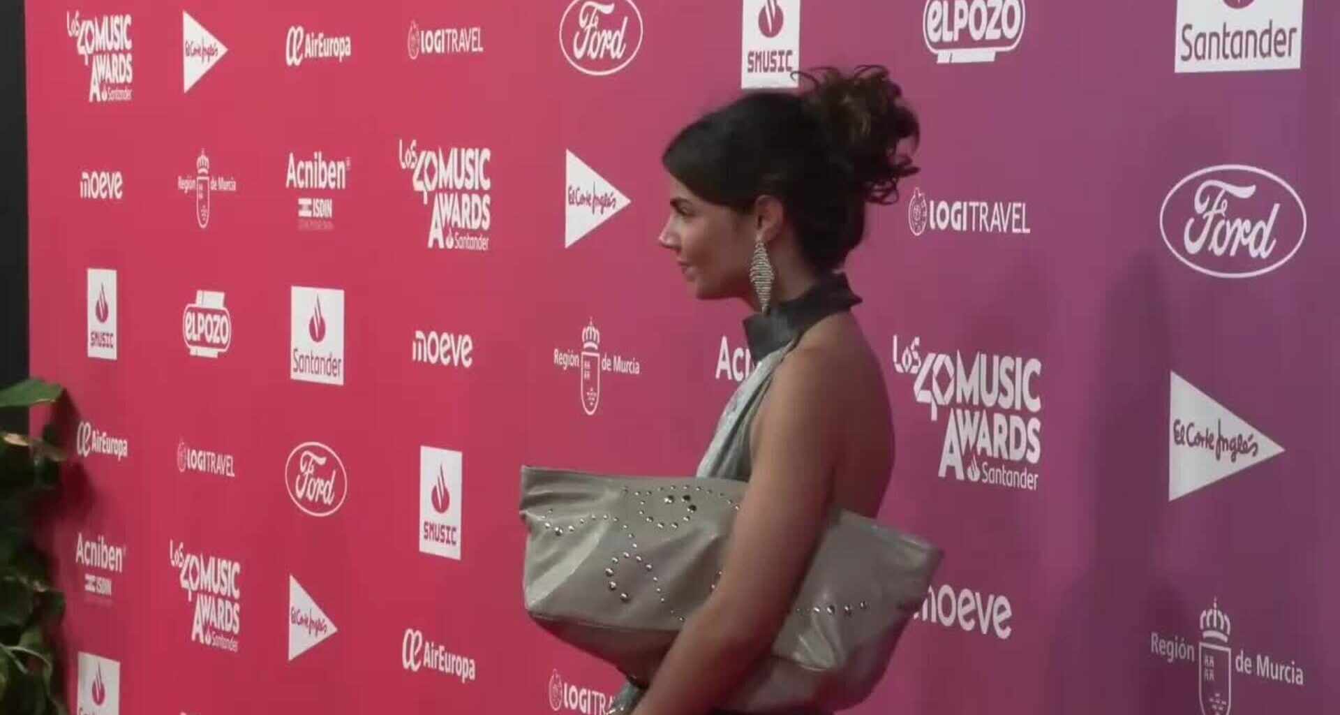 Bombai, Nil Moliner o Vicco, entre otros, pasan por la alfobra roja de LOS40 Music Awards