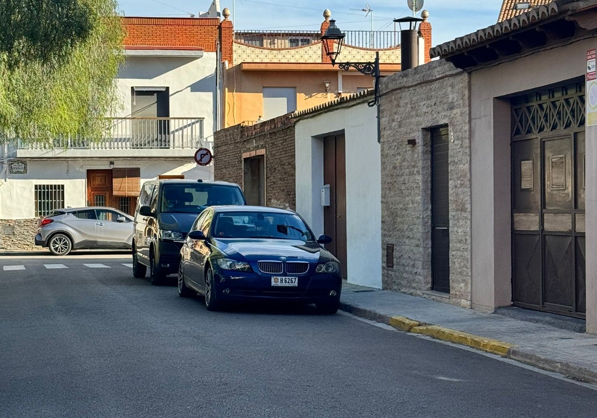 Hospitalizado en estado de coma un policía tras sufrir una agresión en plena calle en Vinalesa