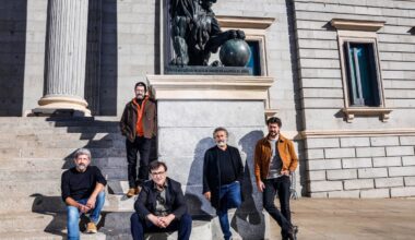 Alberto Rodríguez adapta de manera brillante la obra maestra de Javier Cercas con Álvaro Morte como Suárez y Eduard Fernández en el papel de Carrillo: ‘Anatomía de un instante’: La gran novela sobre el 23-F ahora también es la gran serie sobre el golpe | Series de Televisión