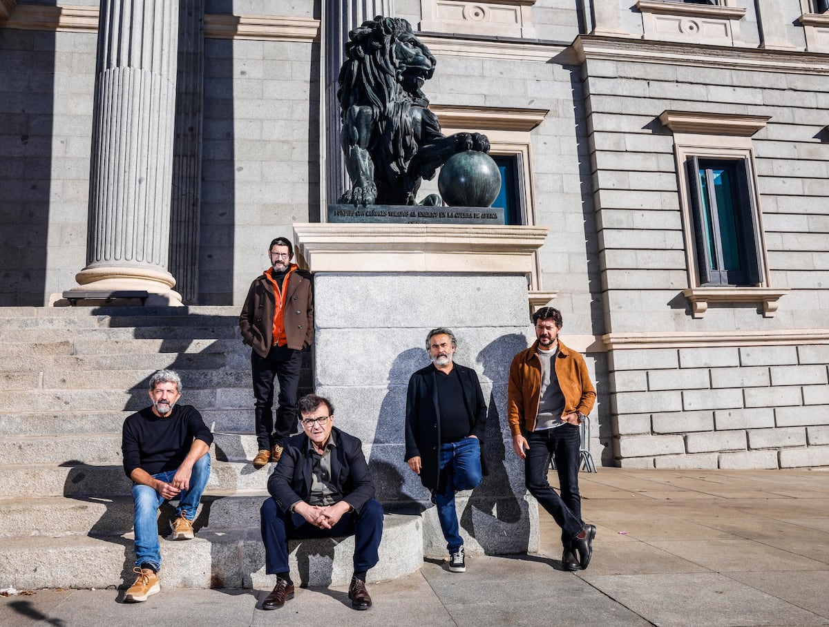 Alberto Rodríguez adapta de manera brillante la obra maestra de Javier Cercas con Álvaro Morte como Suárez y Eduard Fernández en el papel de Carrillo: ‘Anatomía de un instante’: La gran novela sobre el 23-F ahora también es la gran serie sobre el golpe | Series de Televisión