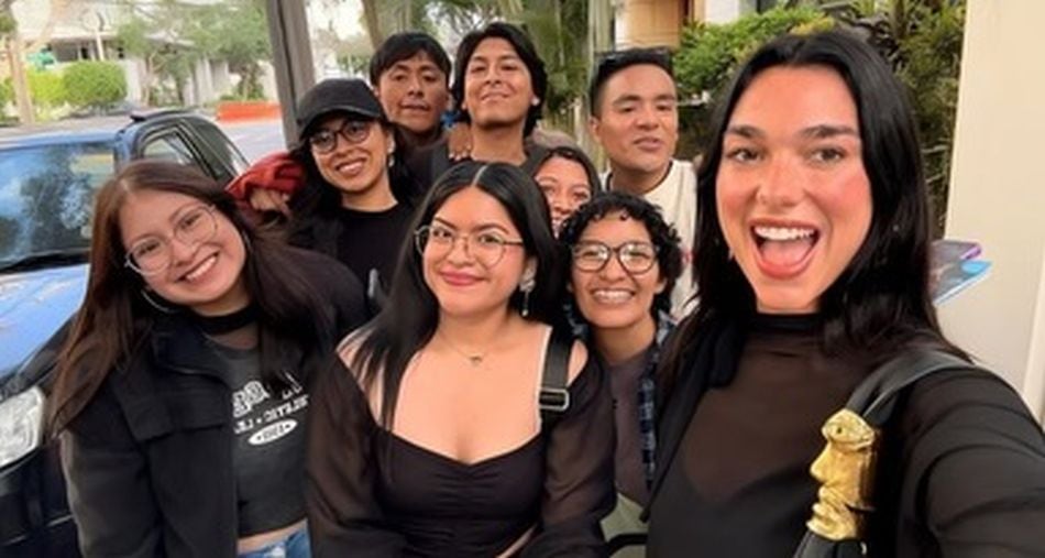 Dua Lipa se tomó fotos y firmó autógrafos a fans antes de su concierto en el Estadio San Marcos. (Foto: Instagram)