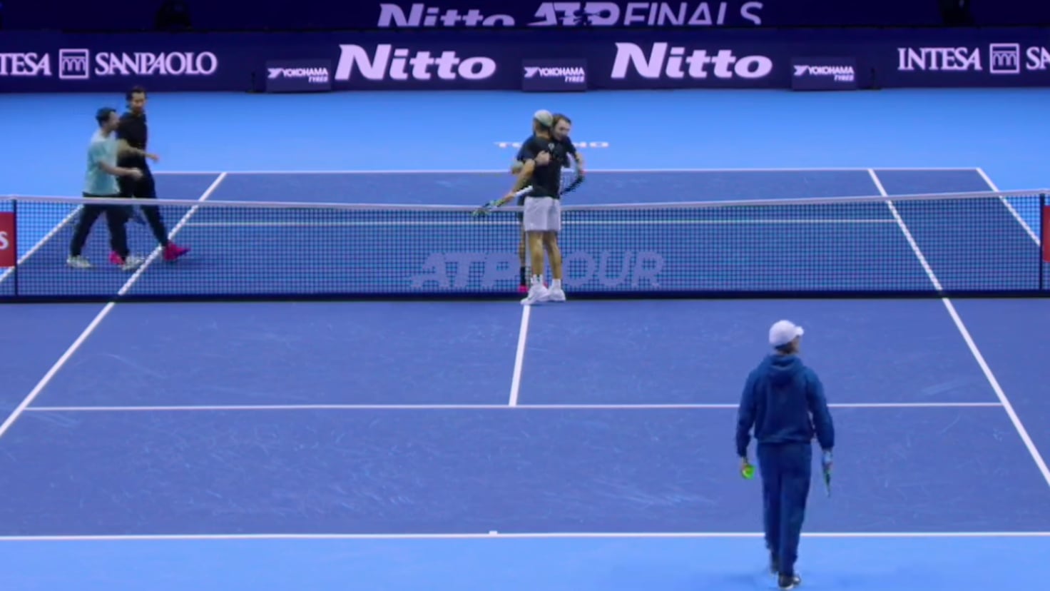 Alcaraz encandila al público de Turín con la ayuda de Bublik