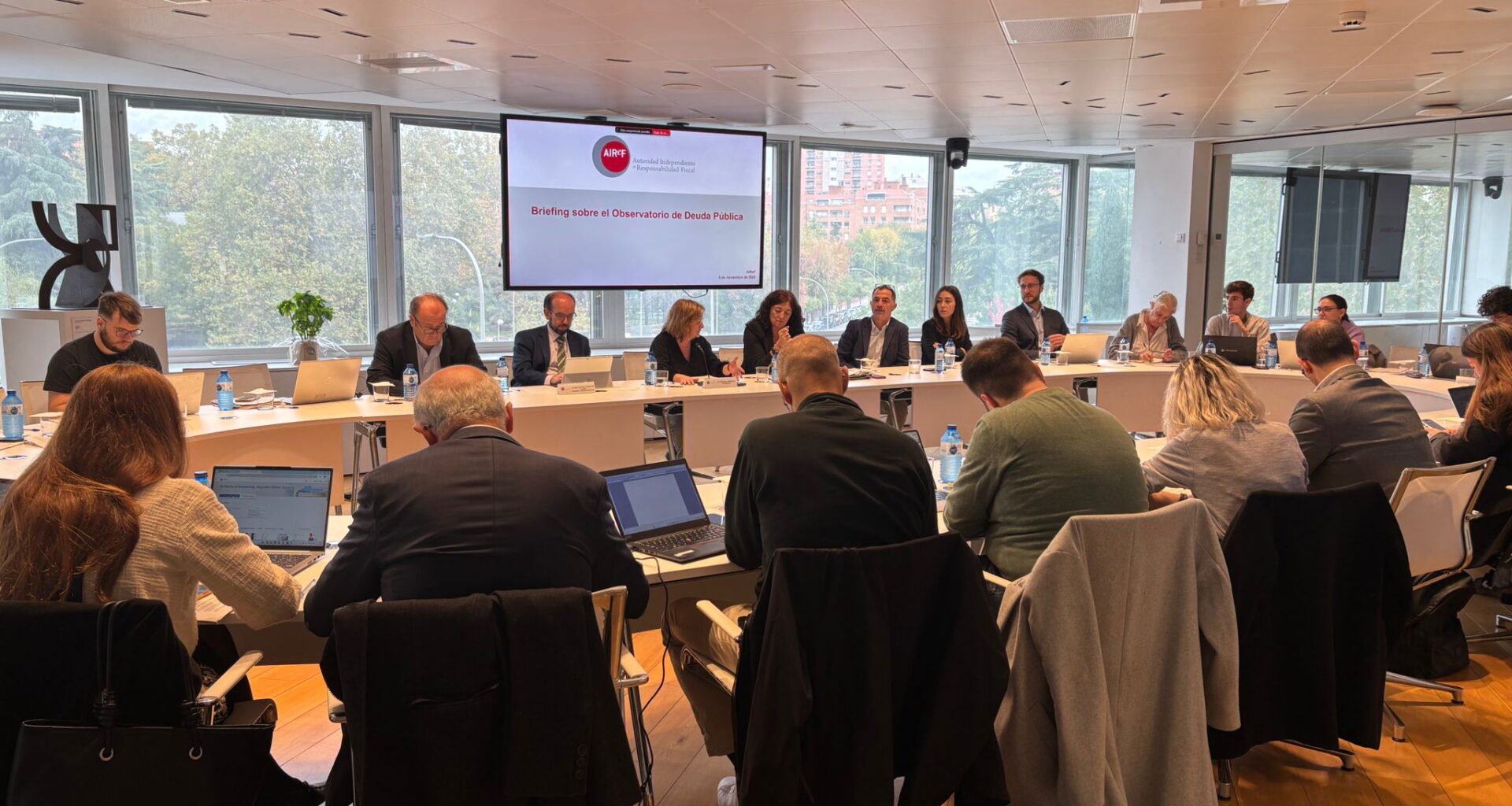 Briefing informativo observatorio de deuda