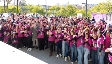El Ayuntamiento conmemora la lucha contra la violencia hacia las mujeres con un 'flashmob' con más de 300 jóvenes — Actualidad