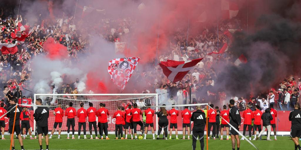 El Sevilla de Almeyda, espoleado por más de 13.000 almas en su último entrenamiento antes del derbi ante el Betis